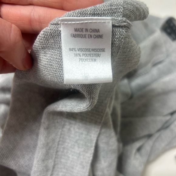 THEORY gray asymmetrical draped slit side thin knit shirt pullover sweater S - Picture 6 of 6